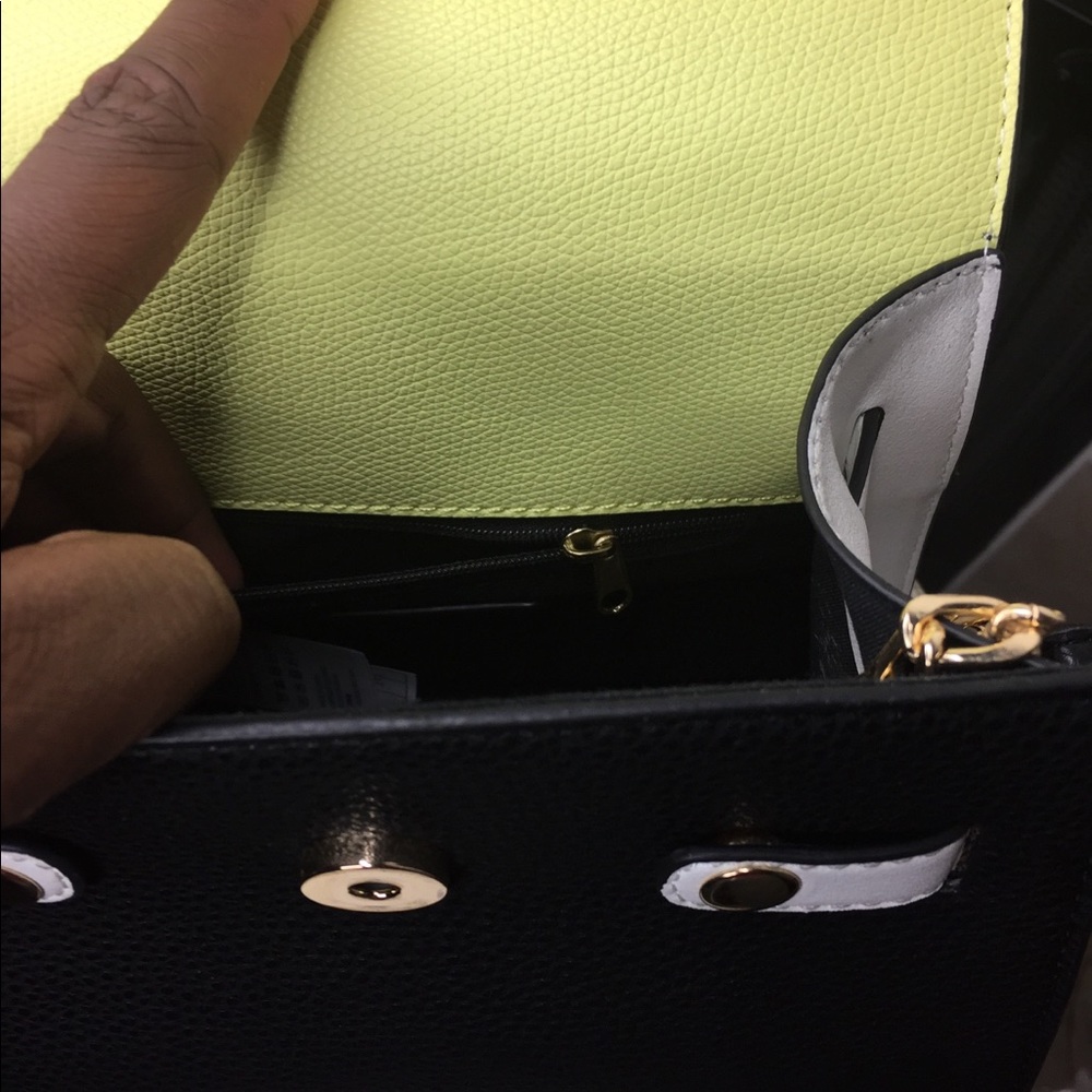 Pretty purse - Picture 3 of 6